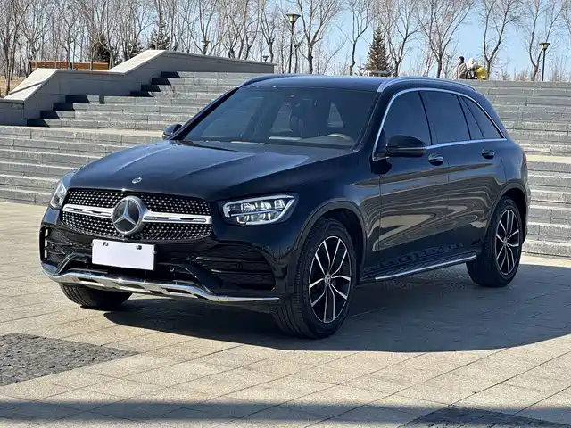MERCEDES-BENZ GLC