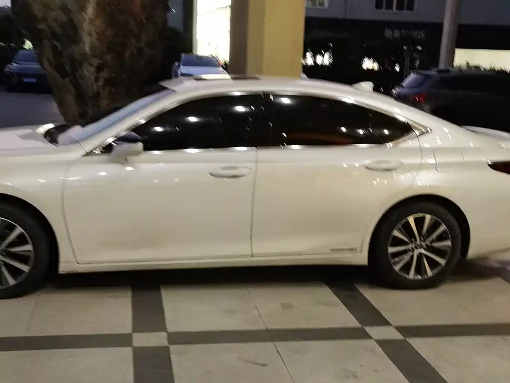Lexus ES — миниатюра 4