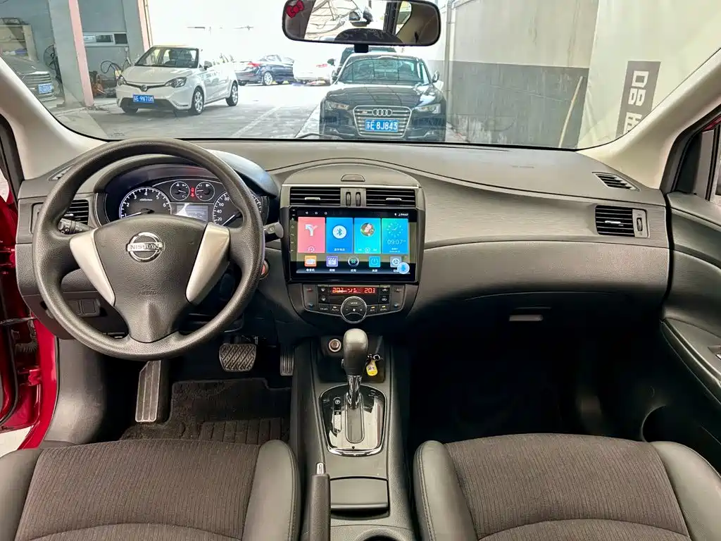 Nissan Tiida — миниатюра 8