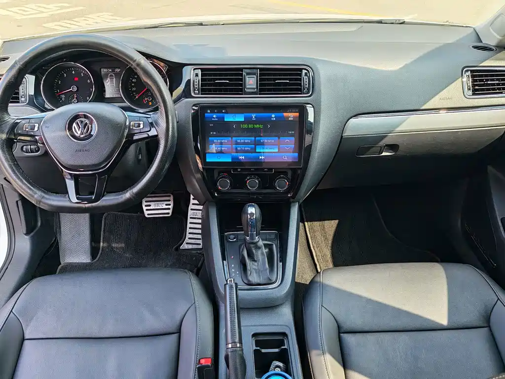 Volkswagen Sagitar — миниатюра 9