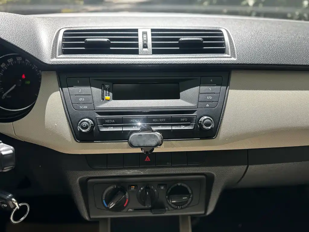 Skoda Fabia — миниатюра 11