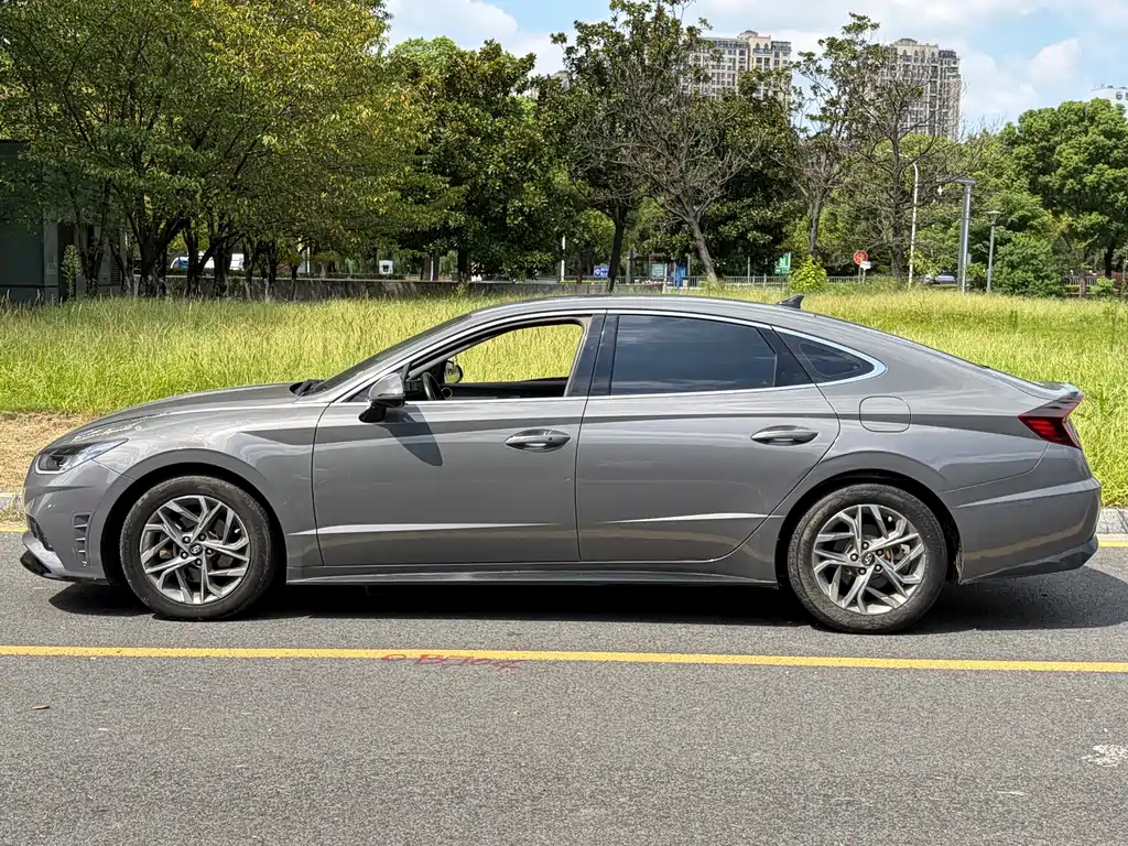 Hyundai Sonata — миниатюра 7
