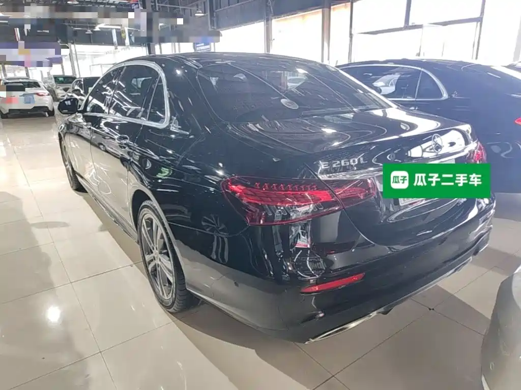 Mercedes-Benz E-Class — миниатюра 5