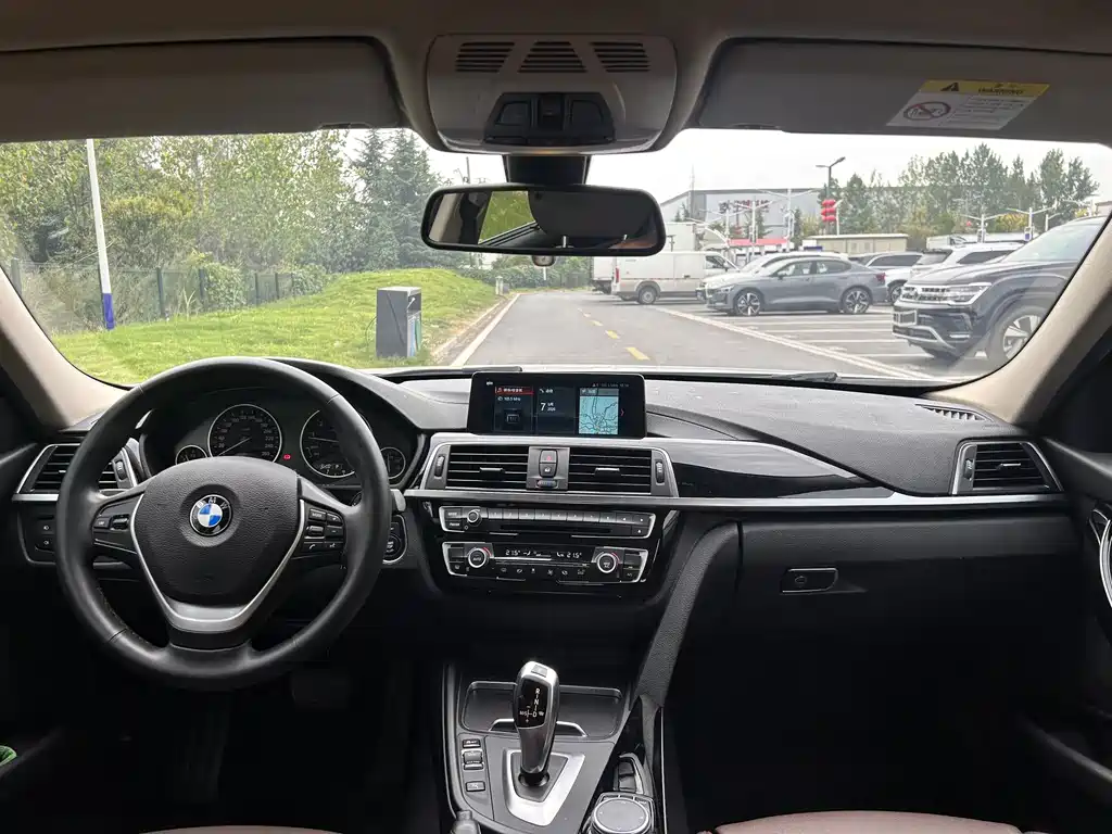 BMW 3 Series — миниатюра 13