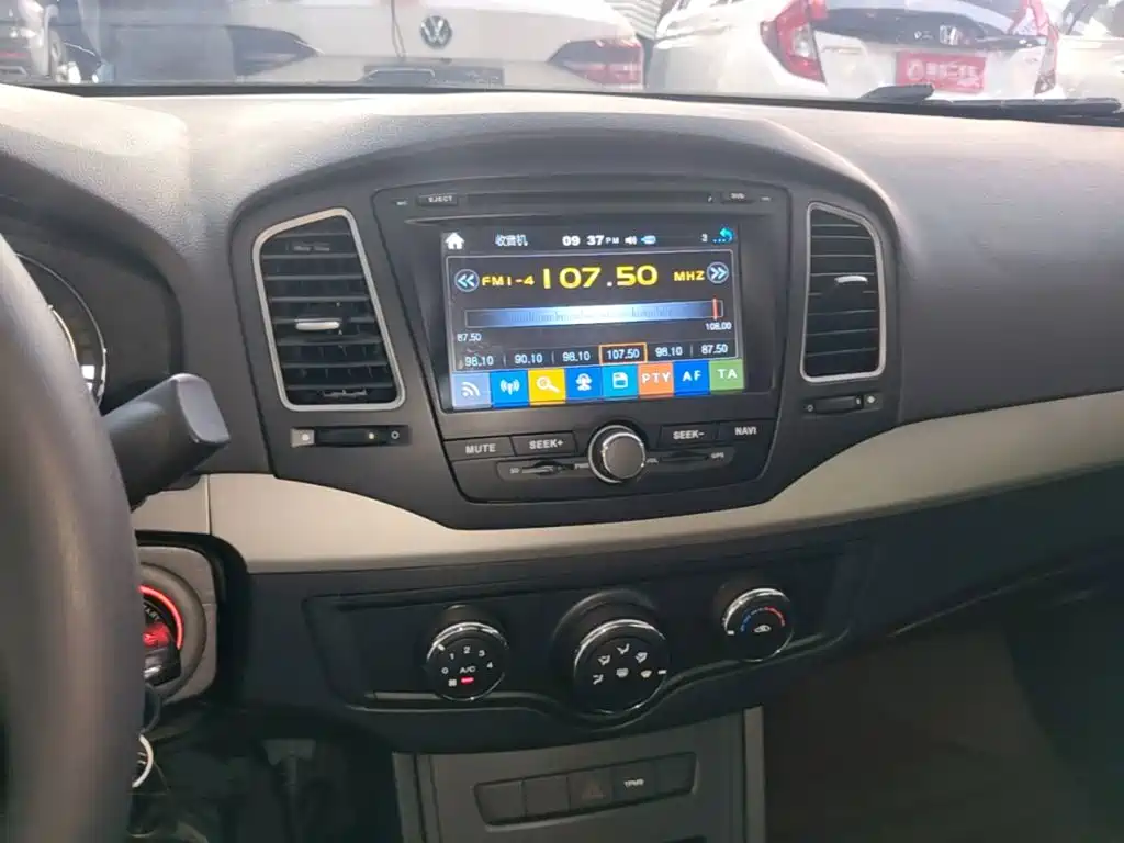 Roewe 350 — миниатюра 13