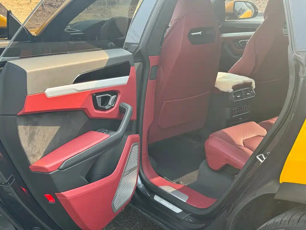 Lamborghini Urus — миниатюра 7