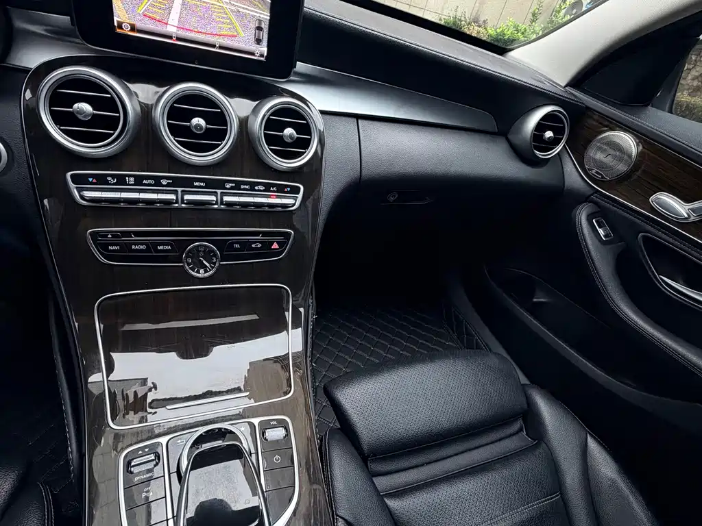 Mercedes-Benz C-Class — миниатюра 4