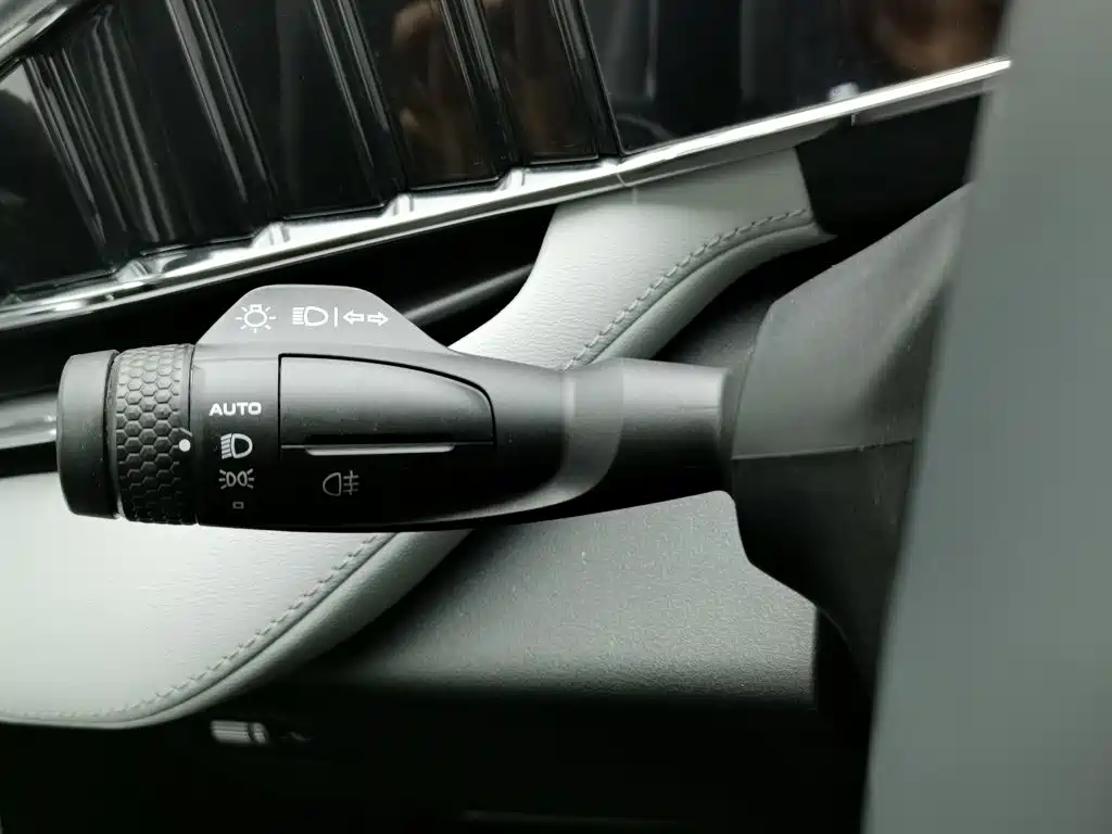 Geely Boyue L — миниатюра 21