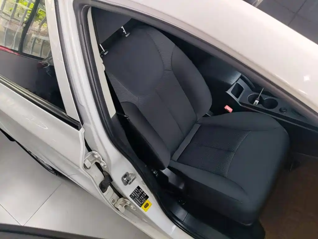 Roewe 350 — миниатюра 25