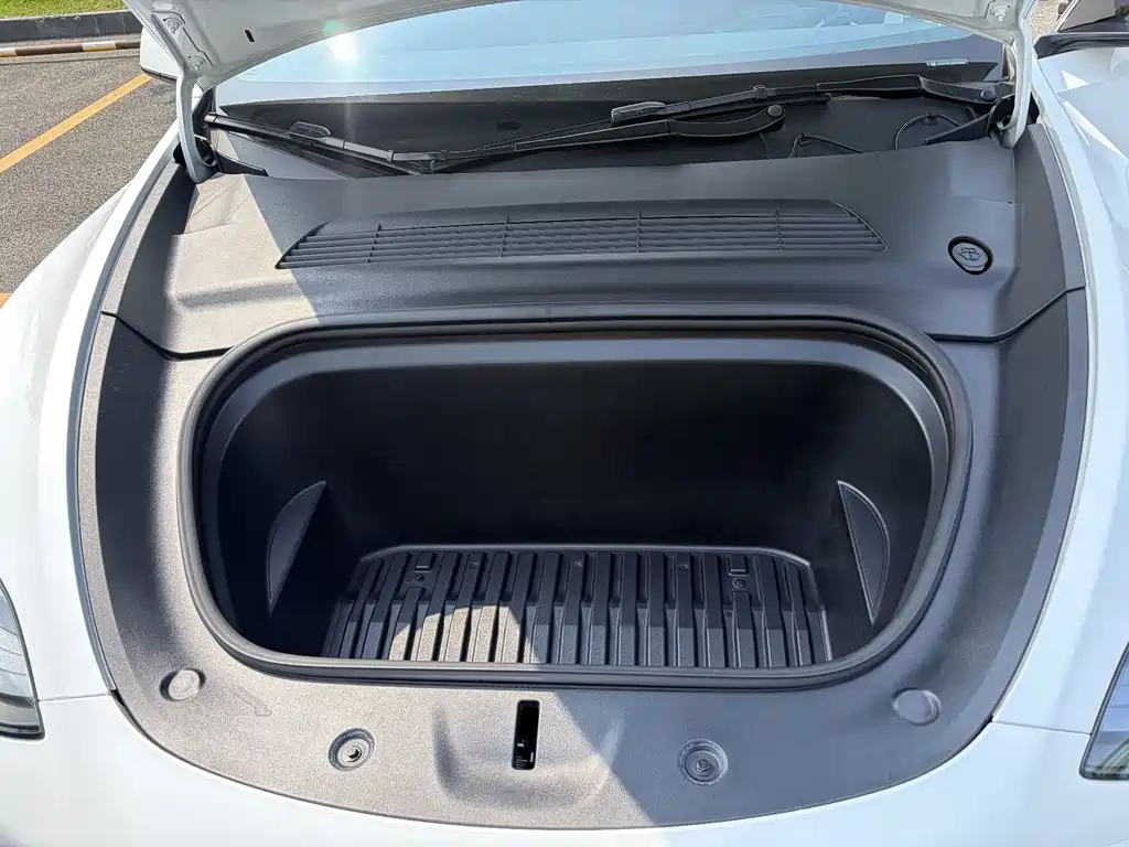Tesla Model Y — фотографии объявления, Фото 18