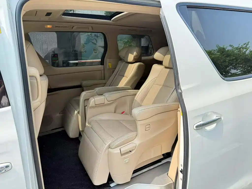 Toyota Alphard 3.5L Luxury Edition, фото 6