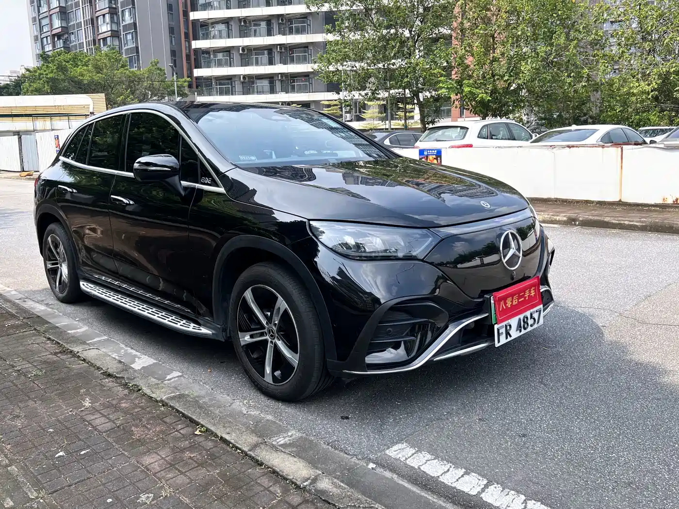 Mercedes-Benz EQE SUV