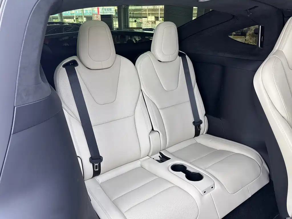 Tesla Model X — миниатюра 10