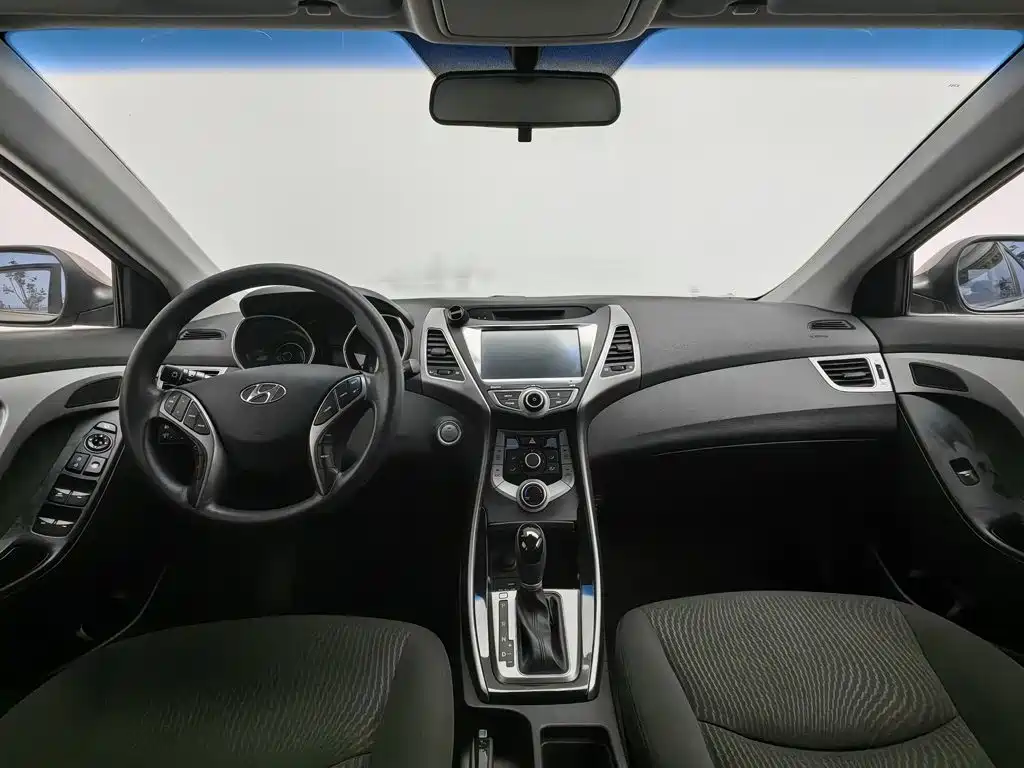 Hyundai Elantra Langdong — миниатюра 5