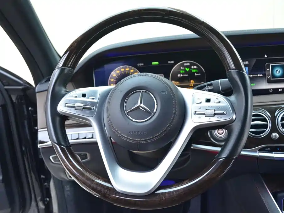 Mercedes-Benz S-Class — миниатюра 10