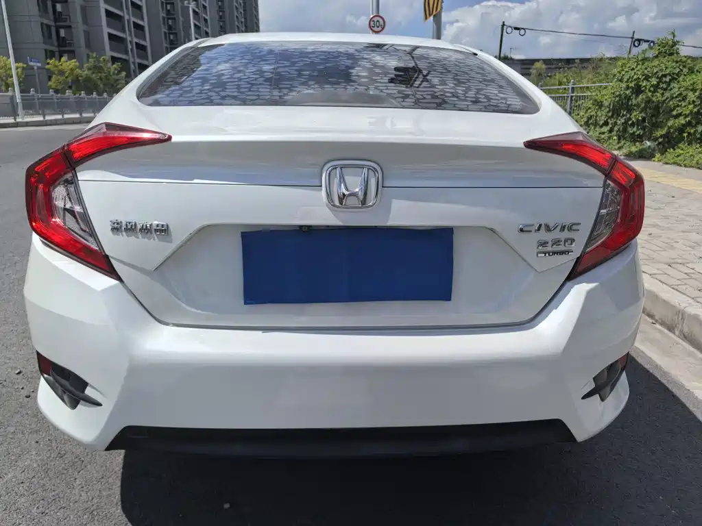Honda Civic — миниатюра 9