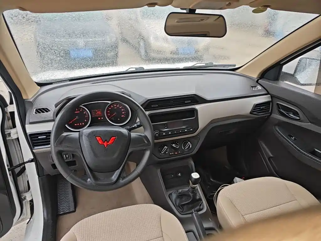 Wuling Hongguang — миниатюра 10