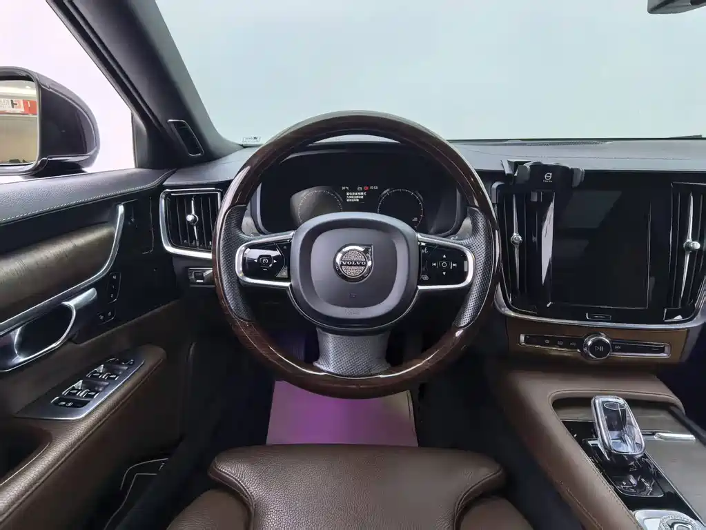 Volvo S90 — миниатюра 13