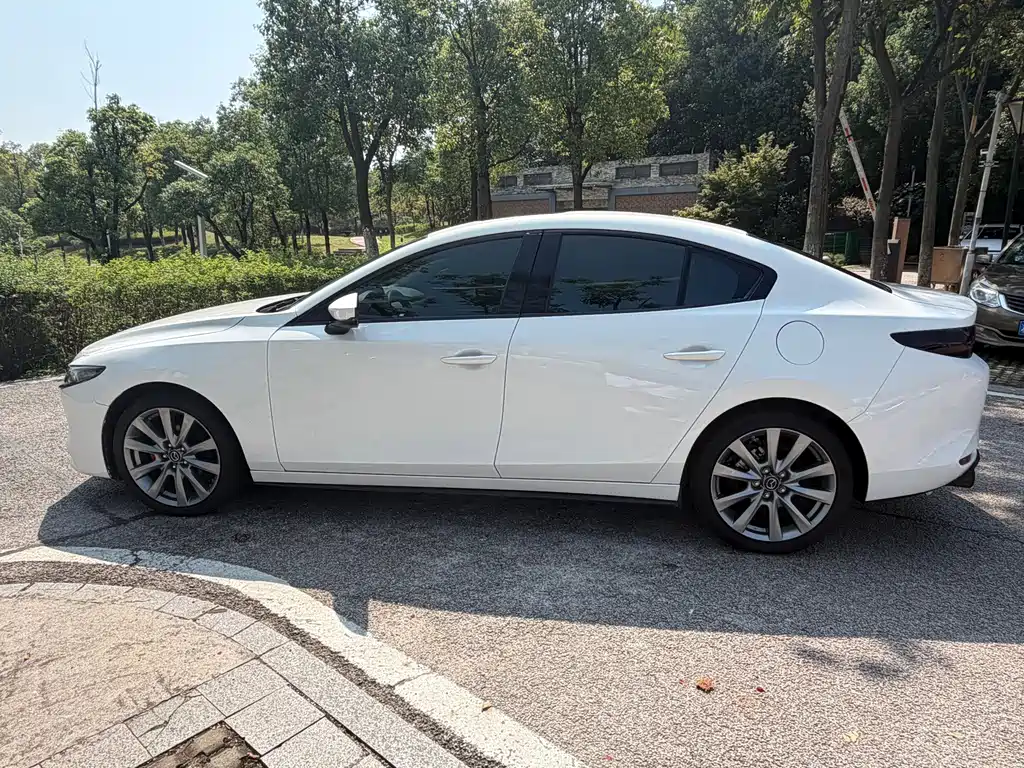 Mazda 3 Axela — миниатюра 8