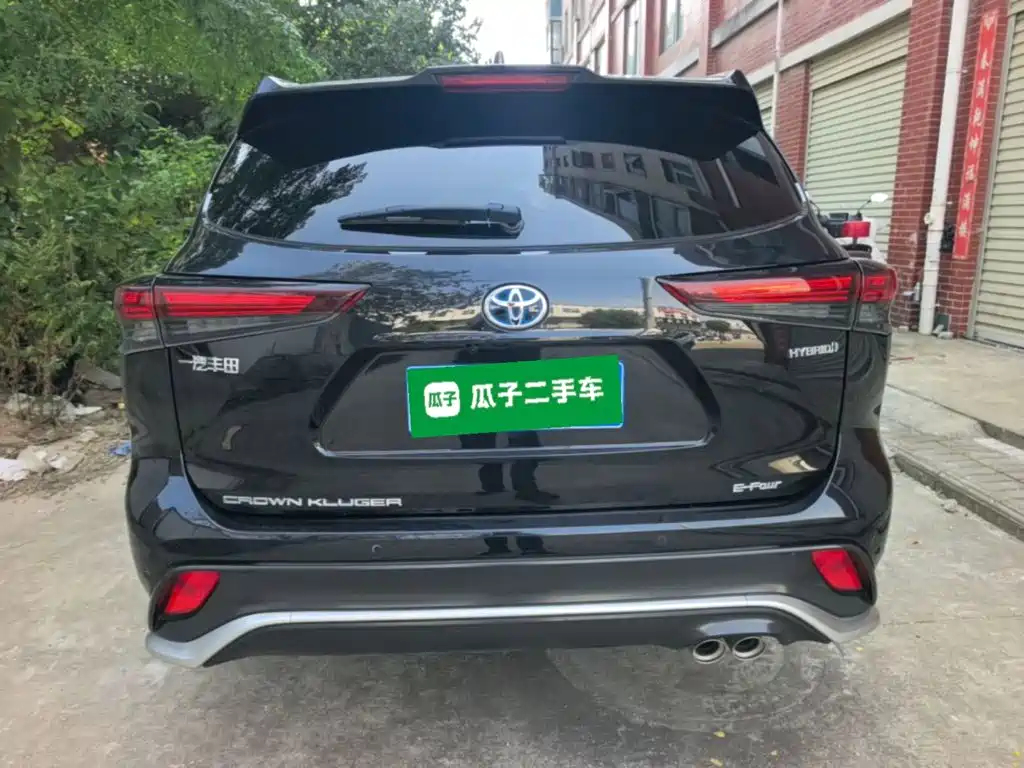 Toyota Crown Kluger — миниатюра 6