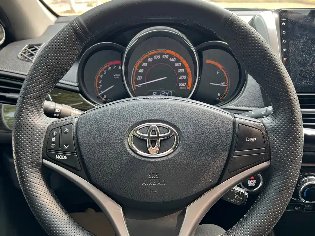 Toyota Yaris L — миниатюра 12
