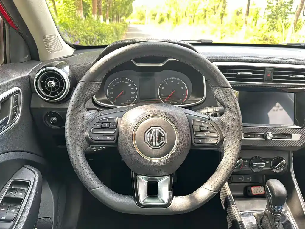 MG ZS — миниатюра 12