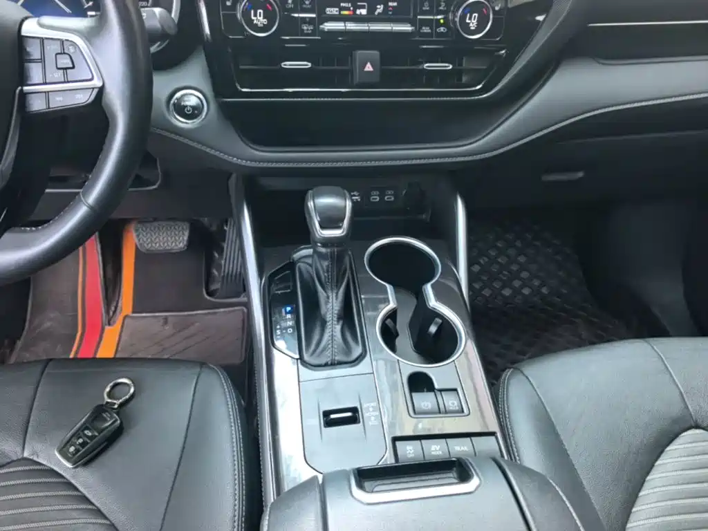 Toyota Crown Kluger — миниатюра 14