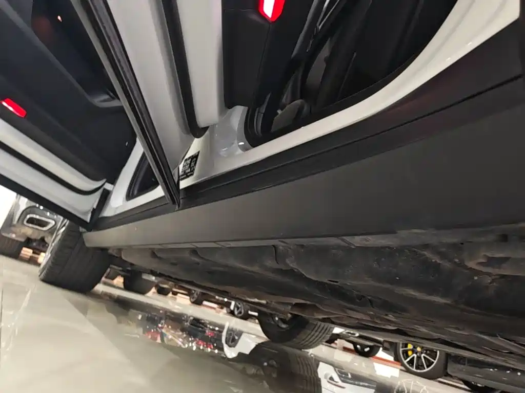 Porsche Cayenne — миниатюра 22
