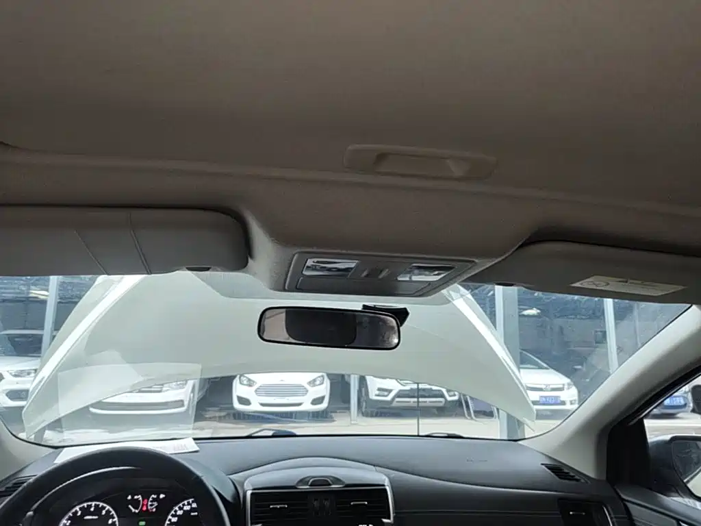 Nissan Tiida — миниатюра 14