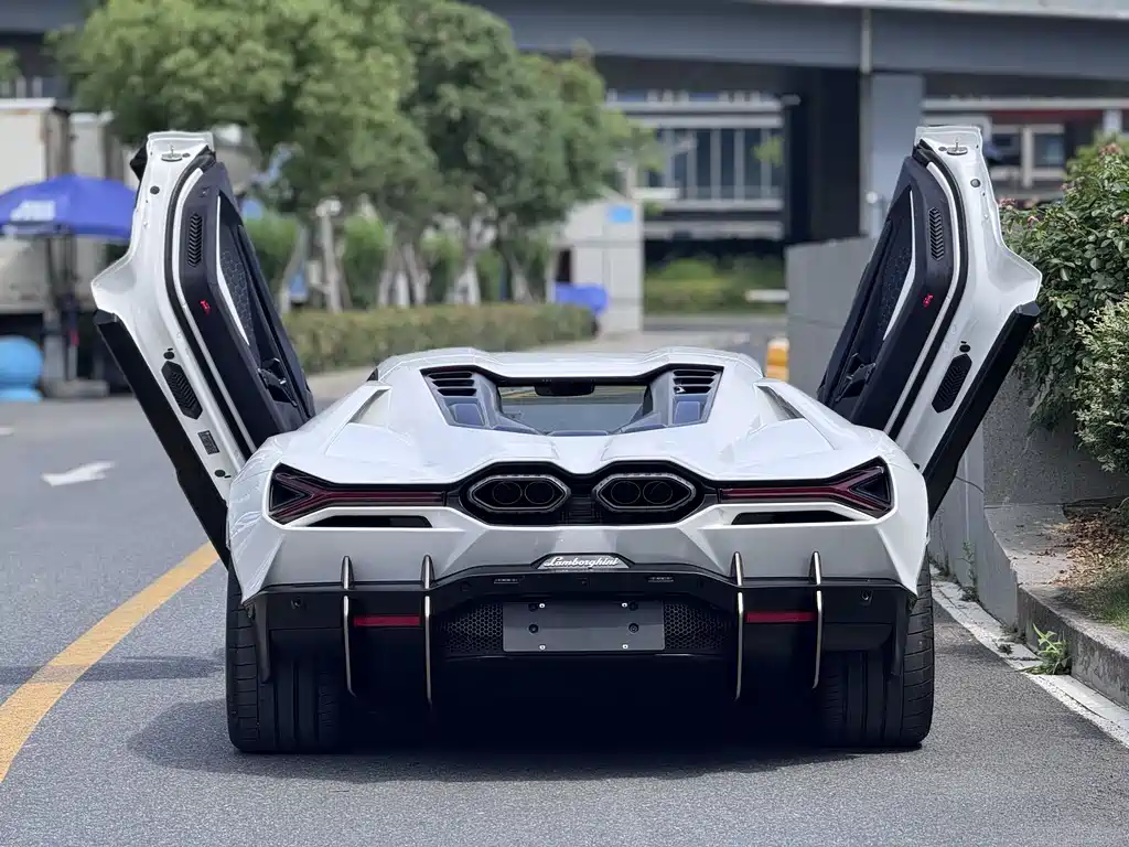 Lamborghini Revuelto 2023 6.5L PHEV Standard