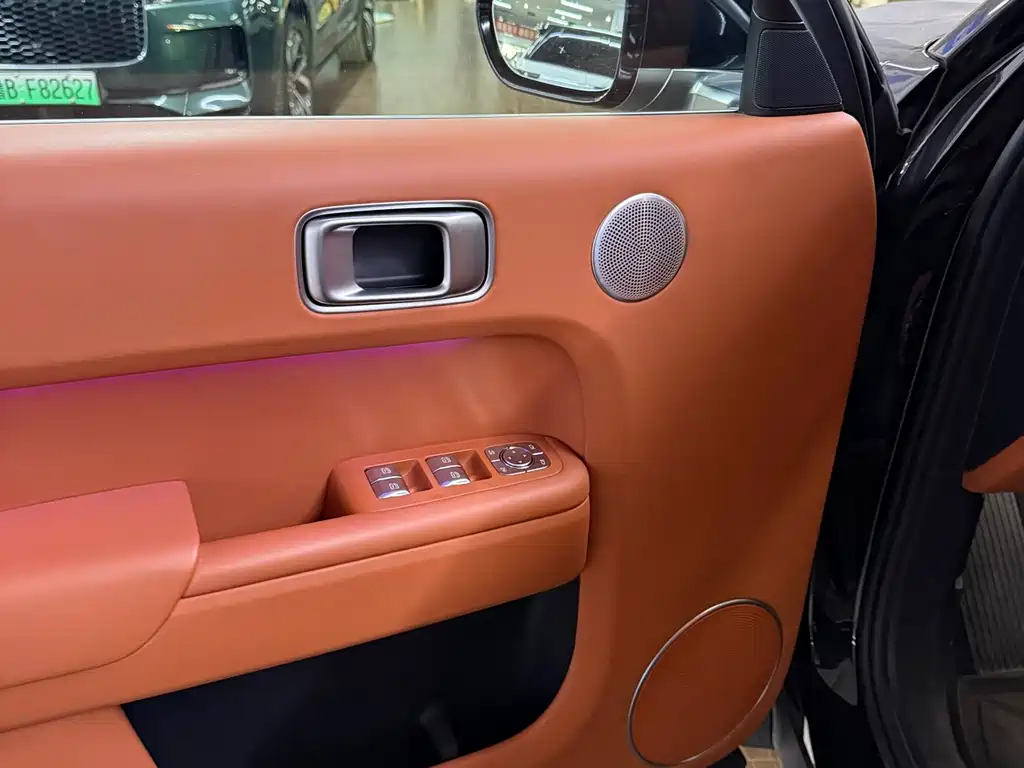 Li Auto Li L8 — миниатюра 5