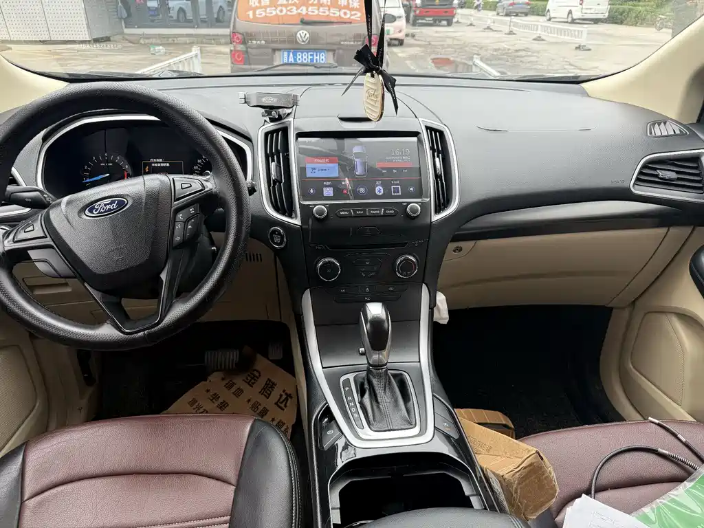 Ford Edge — миниатюра 6
