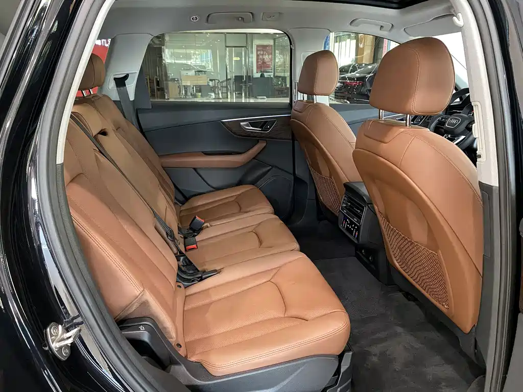 Audi Q7 — миниатюра 9