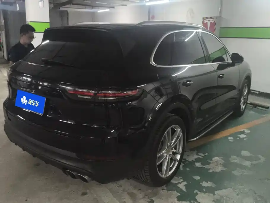 Porsche Cayenne — миниатюра 3