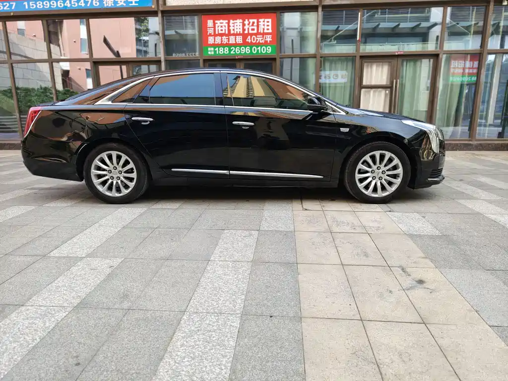 CADILLAC XTS