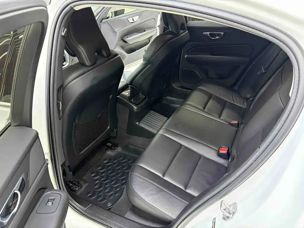 Volvo S60 2021 T8 E Luxury