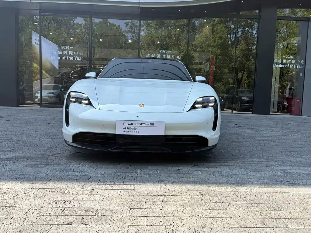 Porsche Taycan — миниатюра 2