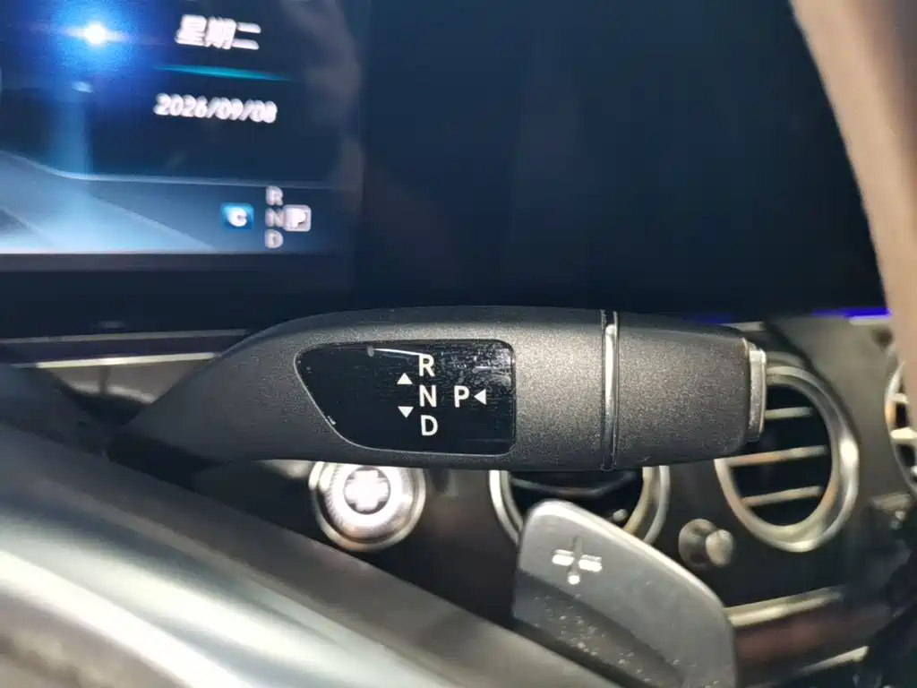 Mercedes-Benz E-Class — миниатюра 14