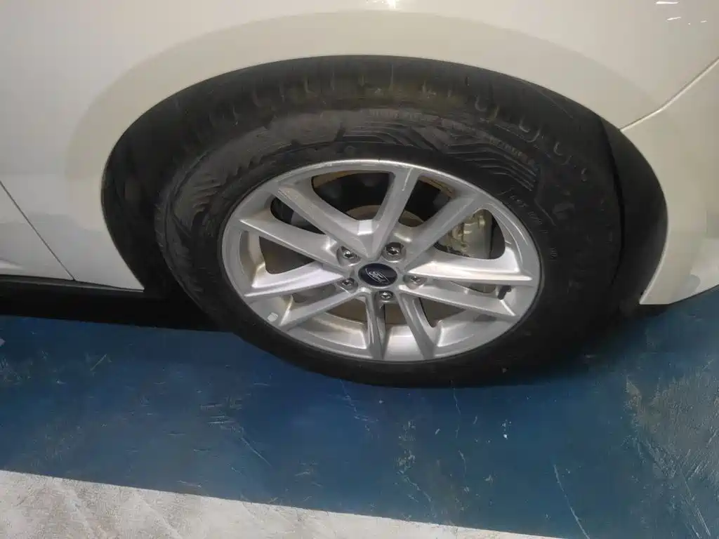 Ford Focus — миниатюра 24