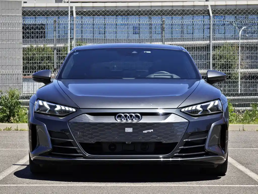 Audi e-tron GT — миниатюра 2