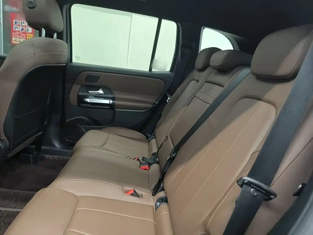 Mercedes-Benz GLB — миниатюра 17
