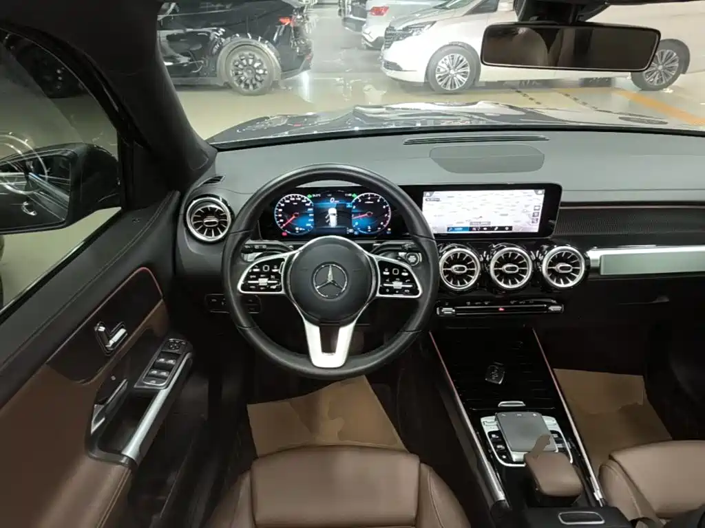 Mercedes-Benz GLB — миниатюра 11