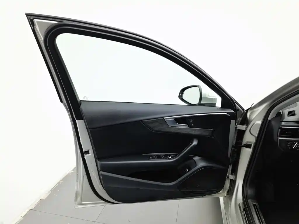 Audi A4L — миниатюра 8
