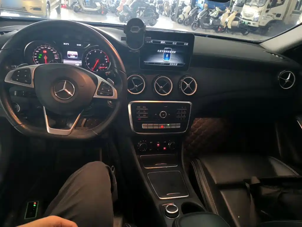 Mercedes-Benz GLA — миниатюра 10