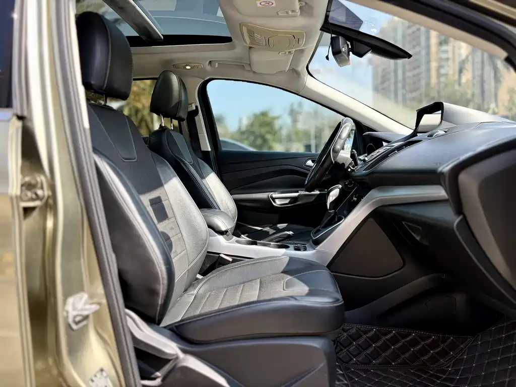 Ford Kuga — миниатюра 11