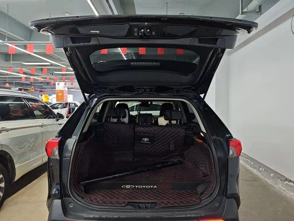 Toyota RAV4 — миниатюра 19