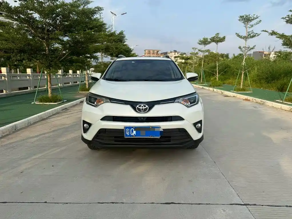 Toyota RAV4 — миниатюра 2