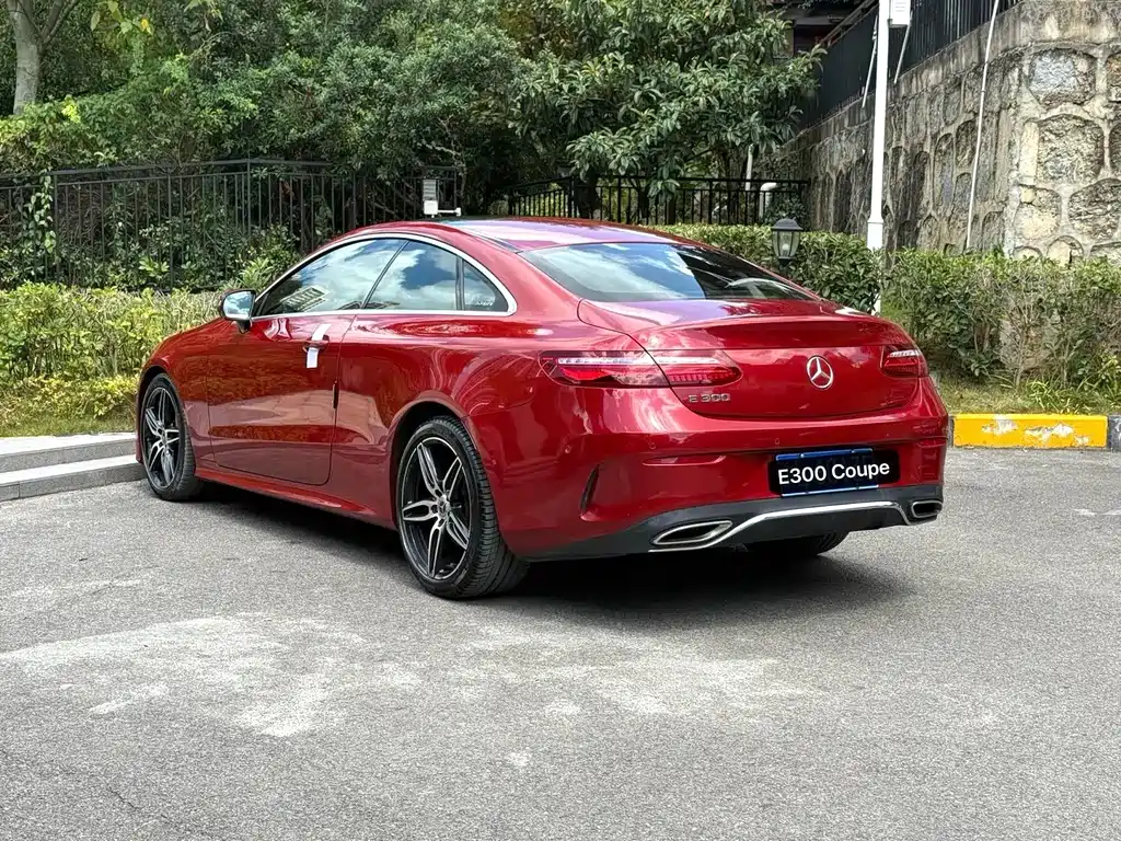 Mercedes-Benz E-Class (Import) — миниатюра 12