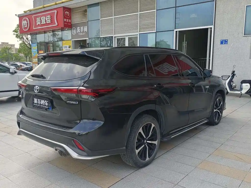 Toyota Crown Kluger — миниатюра 8