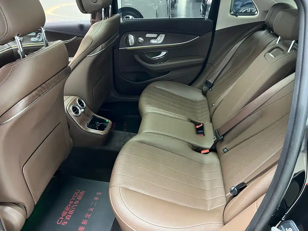 Mercedes-Benz E-Class — миниатюра 10